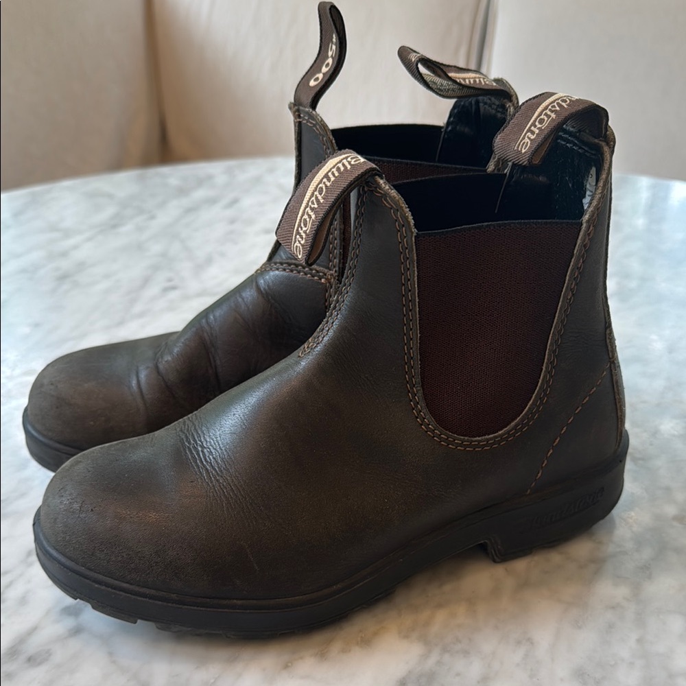 Blundstone Brown Ankle Boots with Elastic Gussets